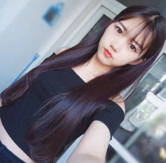 娇嫩性感的98年气质大美女