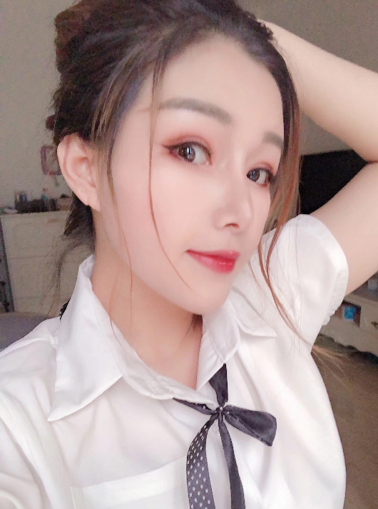 会跳艳舞的妹子